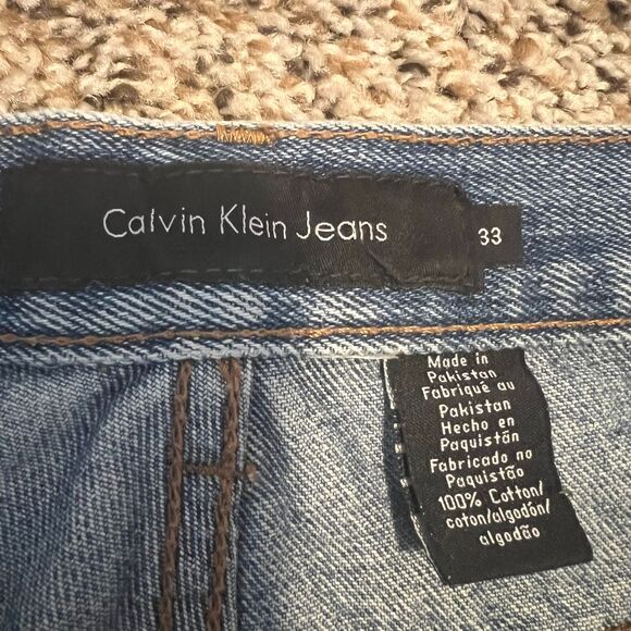 Calvin Klein Vintage High-Waisted Denim Cut-Off Shorts Light Wash‎ Size 33 - Picture 2 of 5